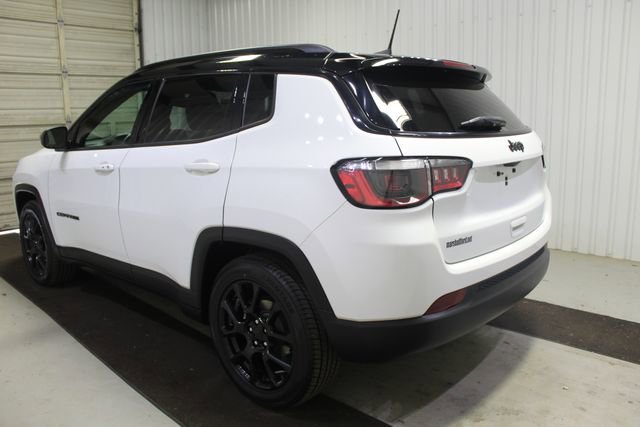 Used 2022 Jeep Compass Altitude w/ Convenience Group image 4