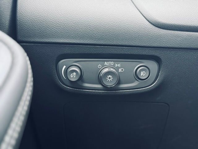 Used 2023 Buick Encore GX Essence w/ Experience Buick Package image 29