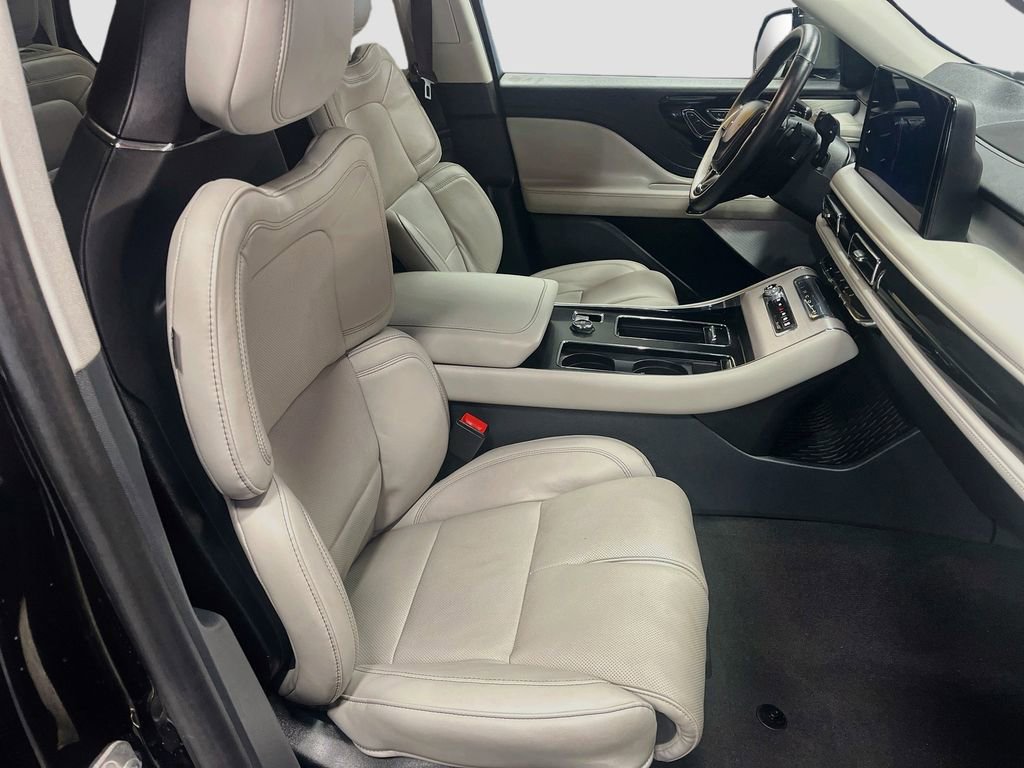 Used 2025 Lincoln Aviator Reserve w/ Equipment Group 201A AWD/4WD image 31