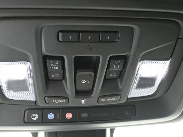 Used 2019 Chevrolet Silverado 1500 High Country w/ Technology Package image 35