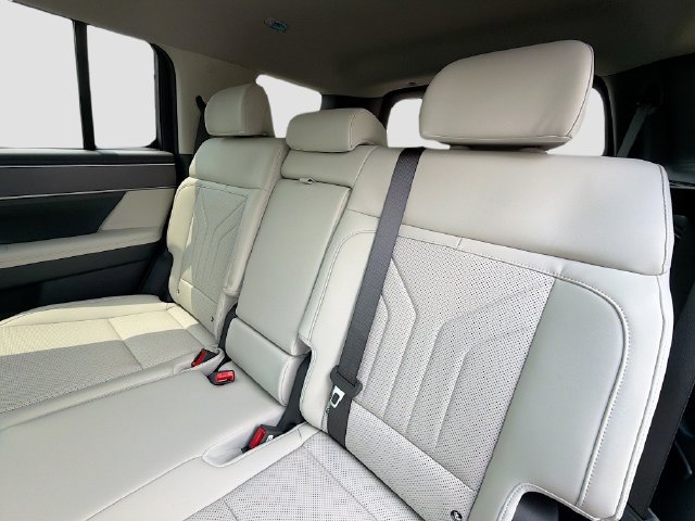 New 2026 Hyundai Santa Fe SEL AWD/4WD image 17