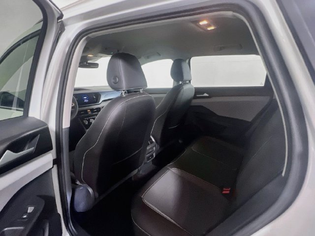 Used 2023 Volkswagen Taos SE FWD image 13