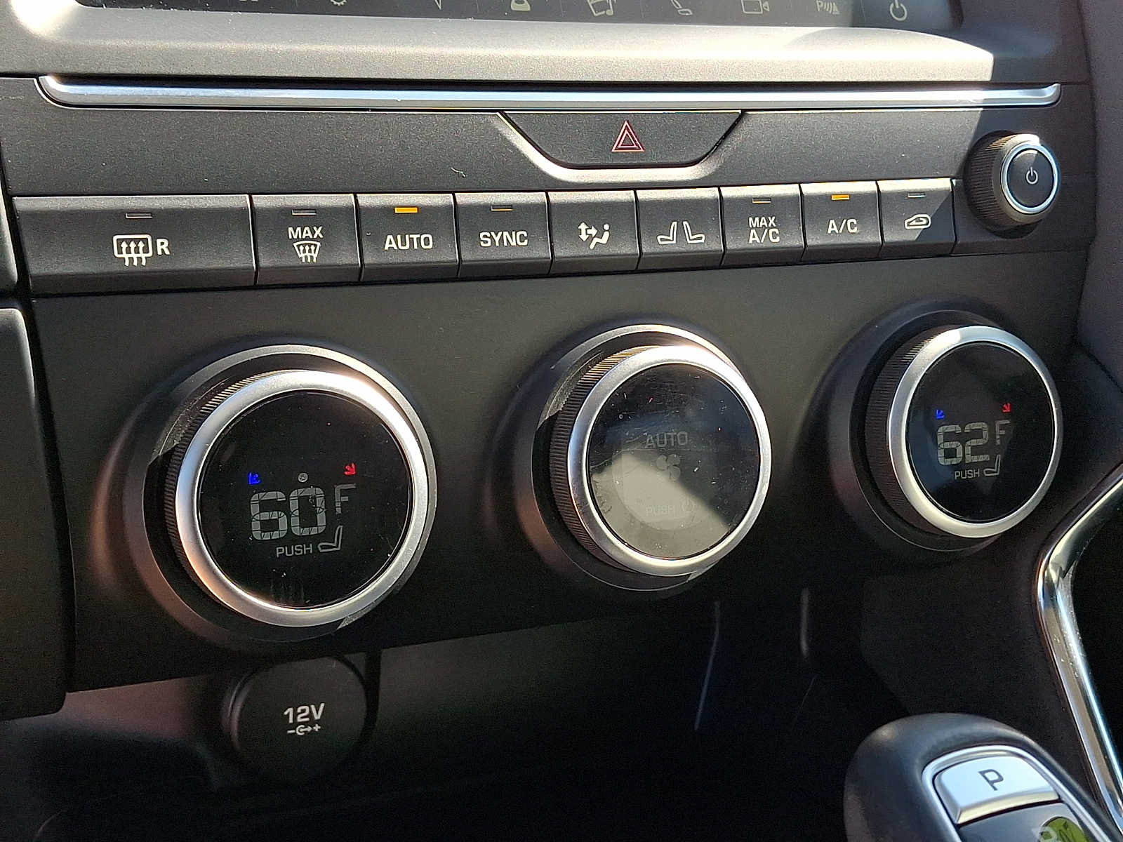 Used 2020 Jaguar E-PACE AWD/4WD image 17