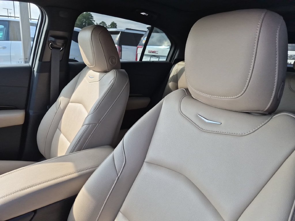 Certified 2024 Cadillac XT4 Luxury FWD image 13