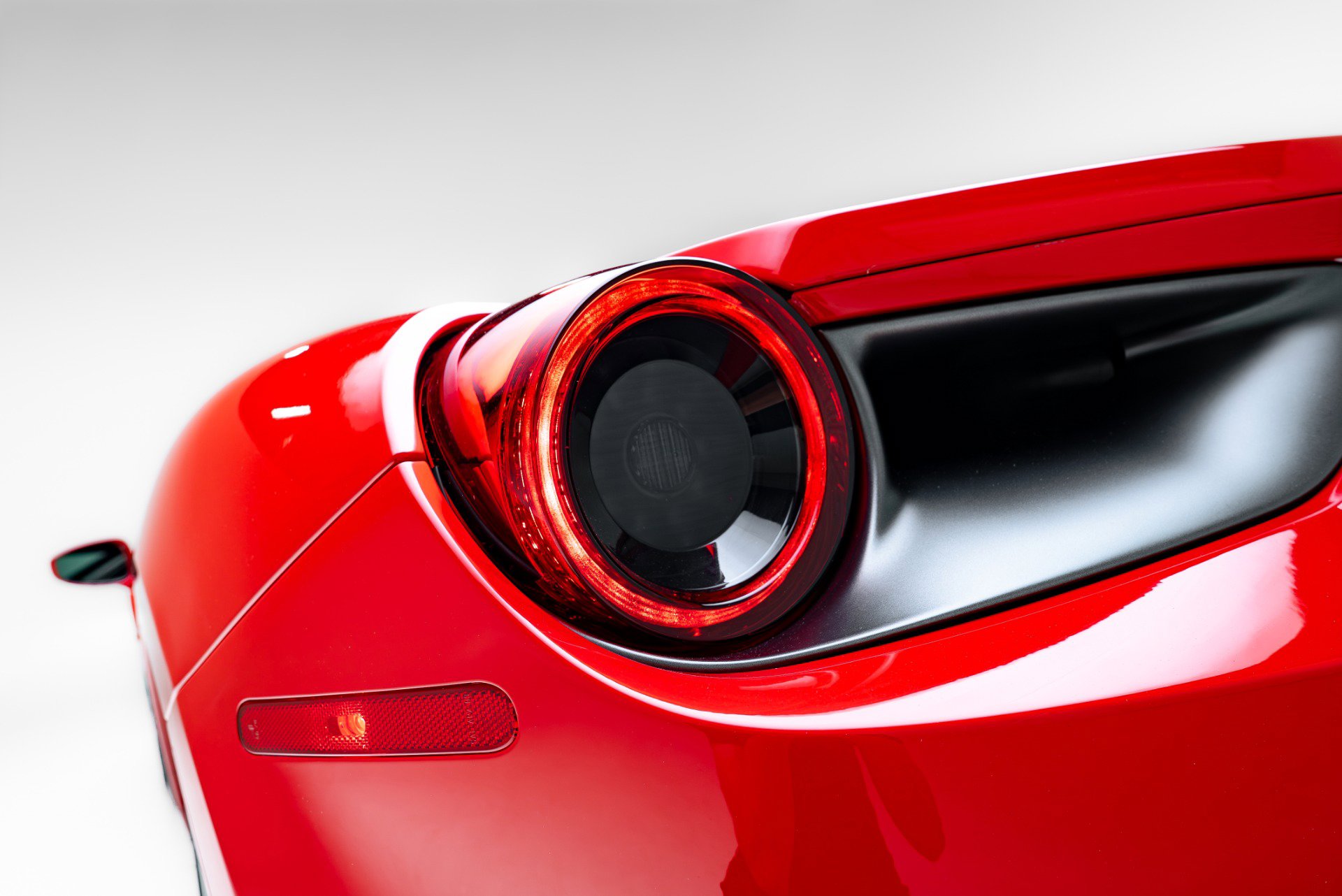 Used 2018 Ferrari 488 GTB image 33