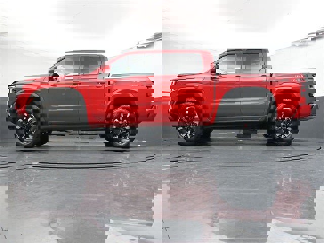 Used 2023 Nissan Frontier PRO-4X w/ Technology Package image 24