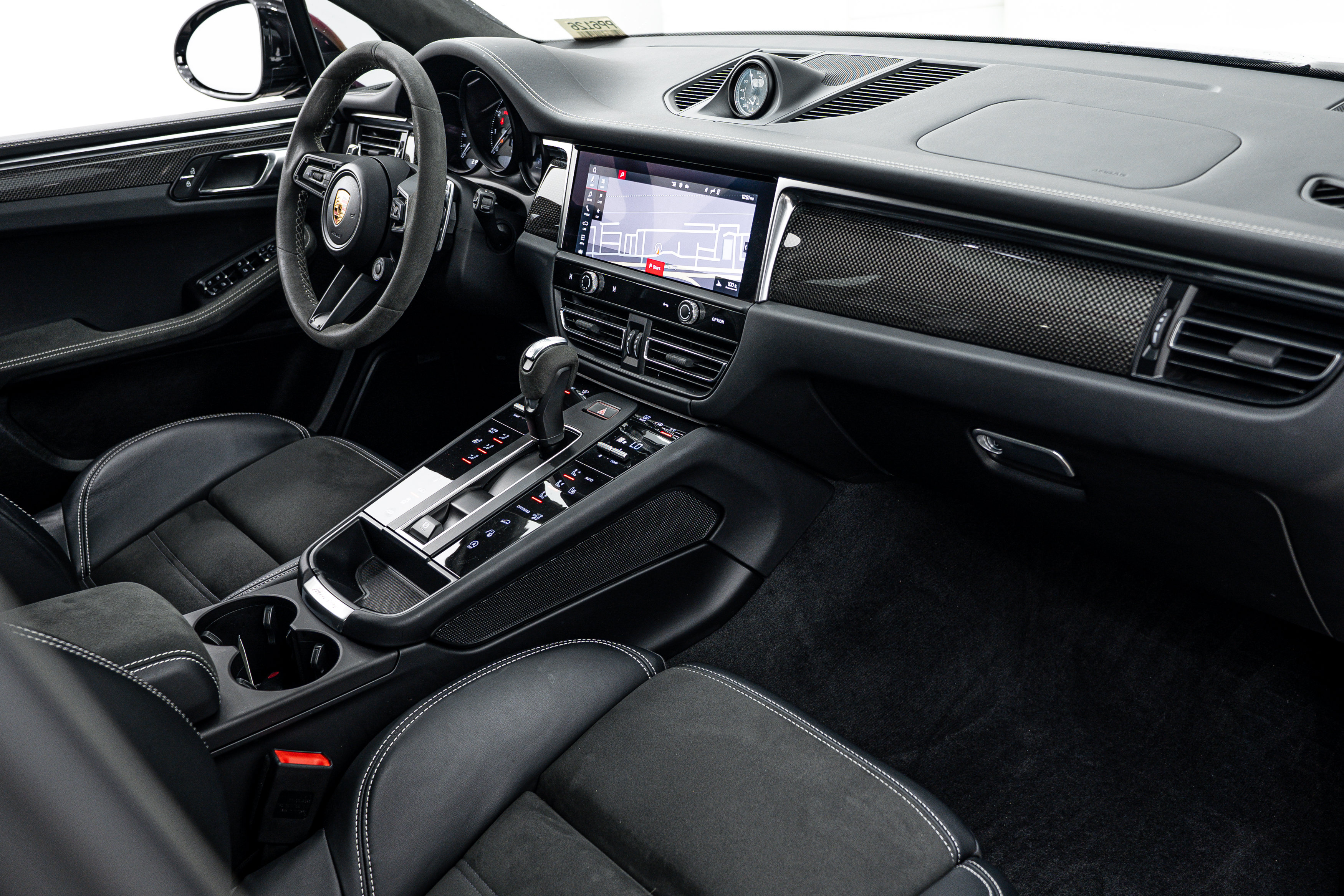Certified 2024 Porsche Macan GTS AWD/4WD image 11