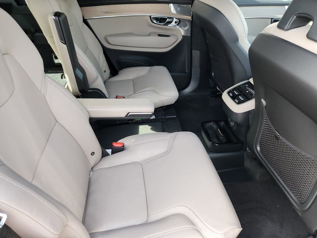 New 2026 Volvo XC90 B6 Ultra w/ Lounge Package image 23