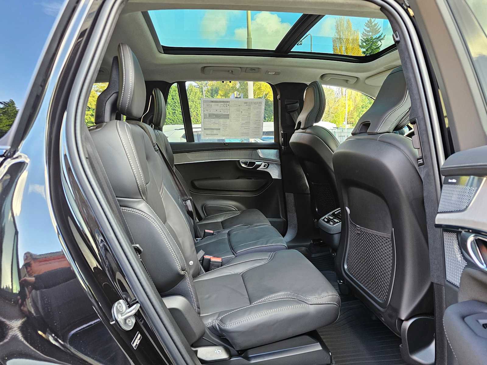 New 2026 Volvo XC90 B6 Ultra w/ Lounge Package image 12