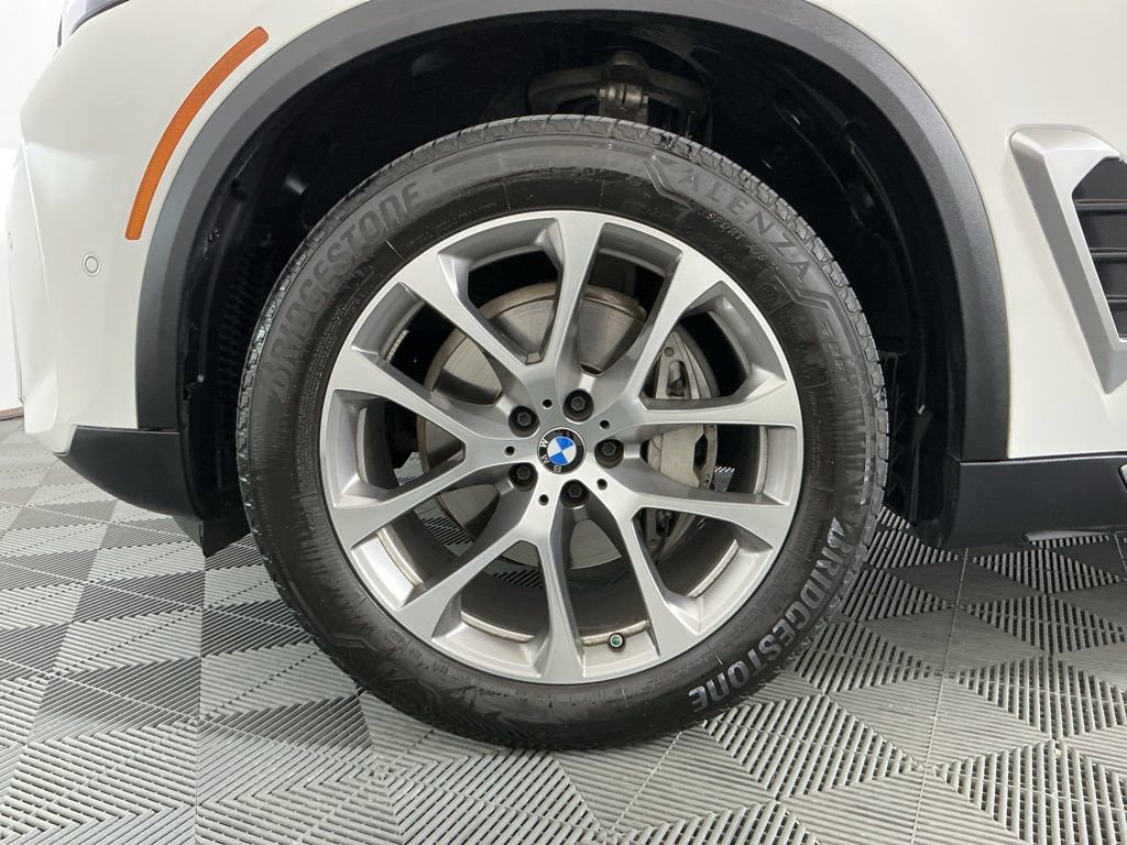 Certified 2024 BMW X5 sDrive40i w/ Parking Assistance Package RWD image 34