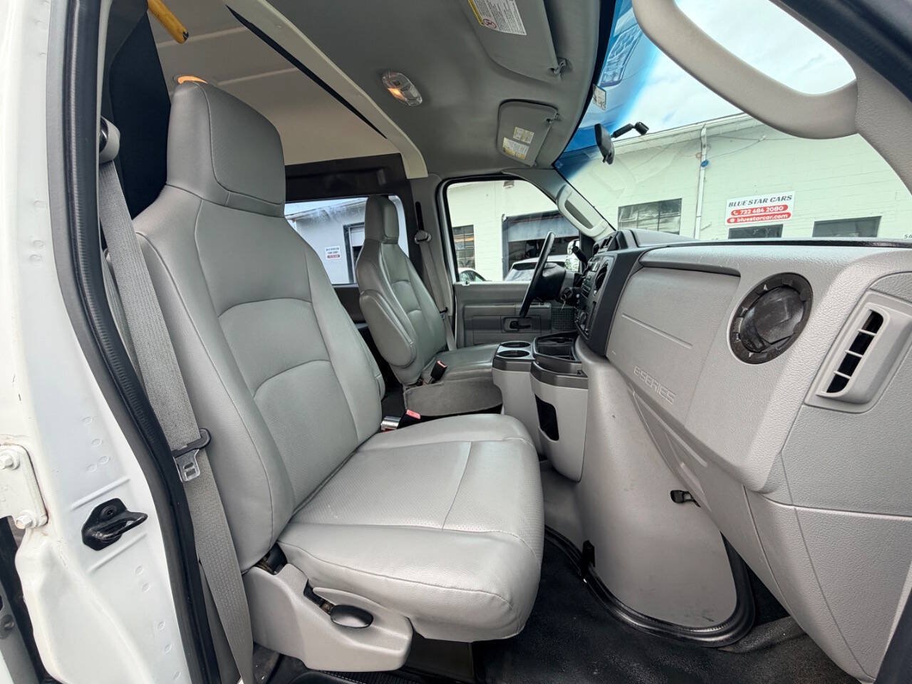Used 2014 Ford E-250 and Econoline 250 Extended w/ Power Group RWD image 39