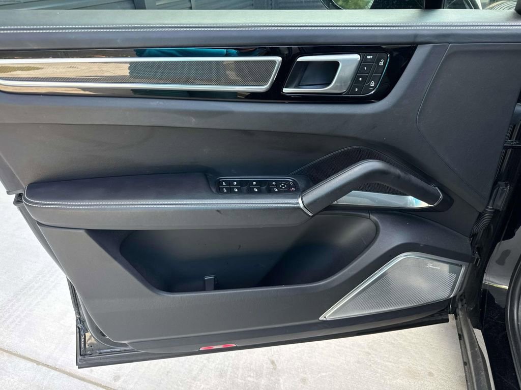 Certified 2023 Porsche Cayenne Turbo image 22
