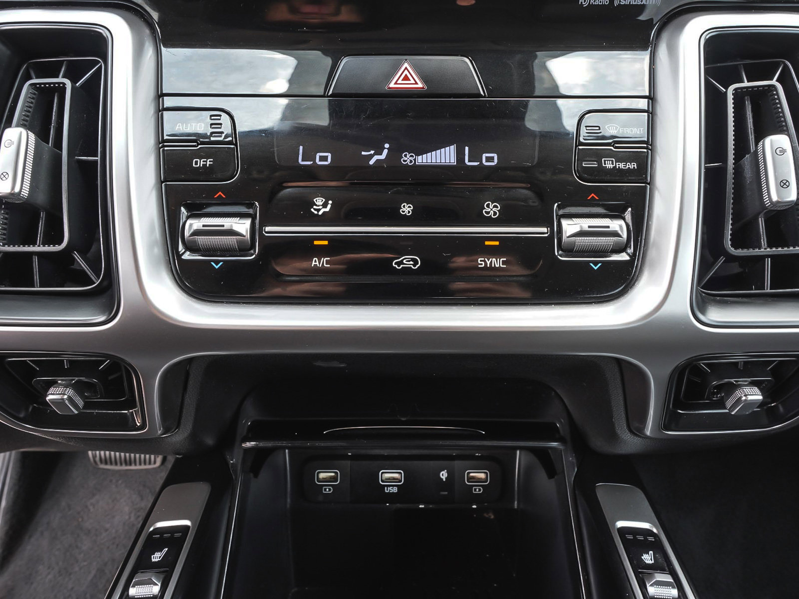 Used 2023 Kia Sorento S w/ Panoramic Sunroof Package image 26