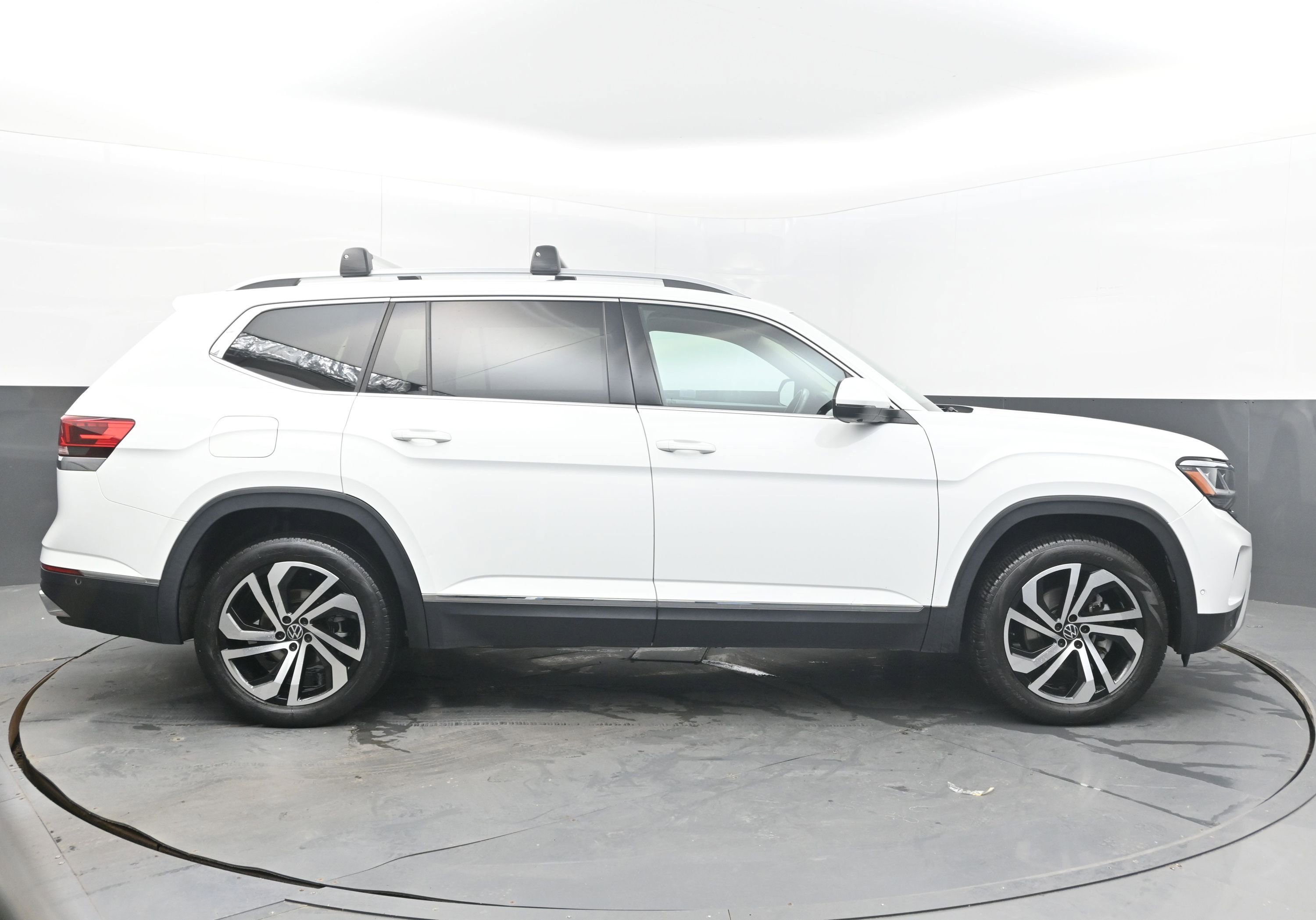 Used 2021 Volkswagen Atlas SEL Premium image 10