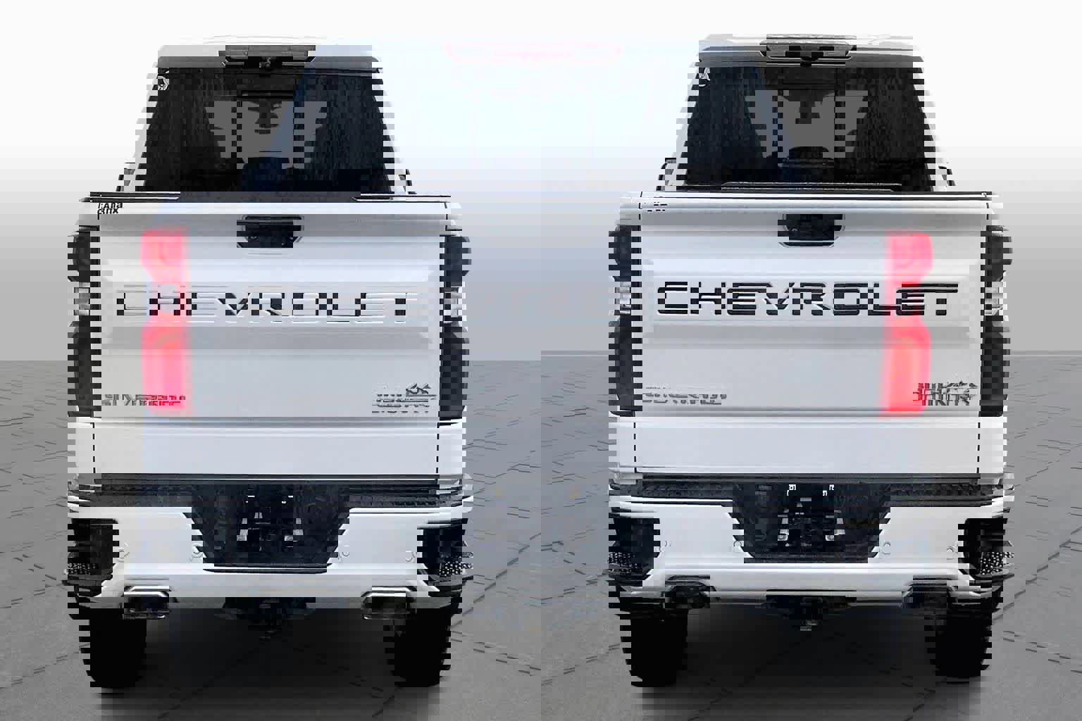 Used 2020 Chevrolet Silverado 1500 High Country w/ Technology Package image 5