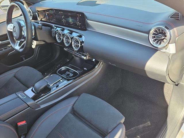 Used 2023 Mercedes-Benz CLA 250 image 19