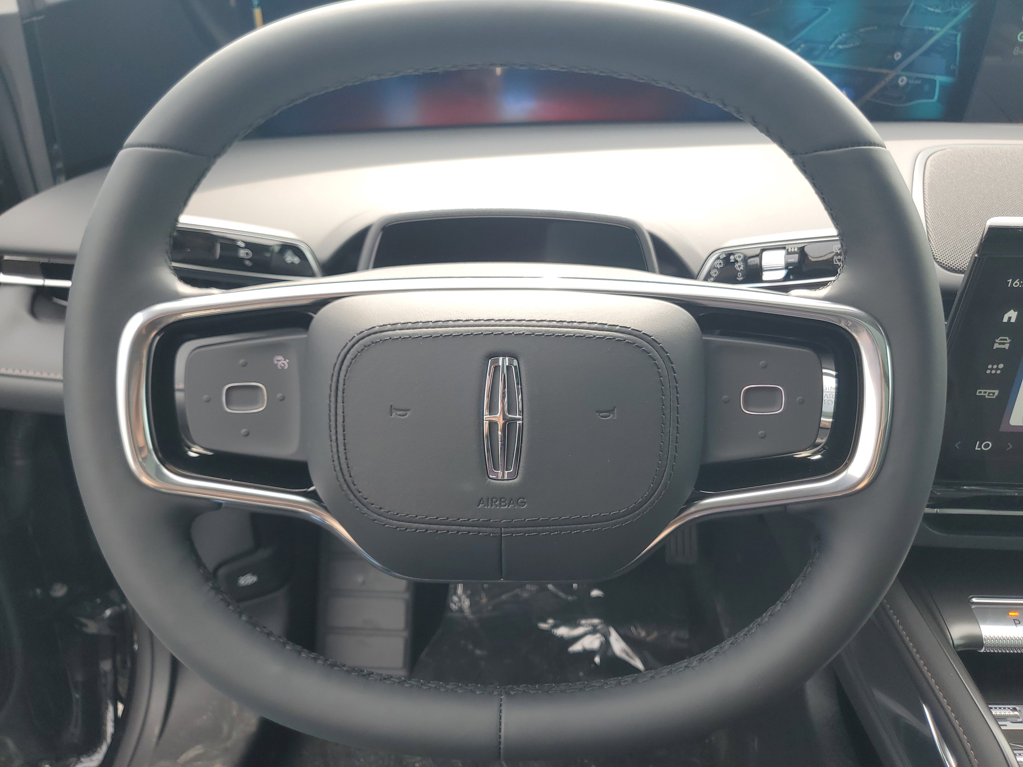 New 2026 Lincoln Nautilus Reserve AWD/4WD image 16