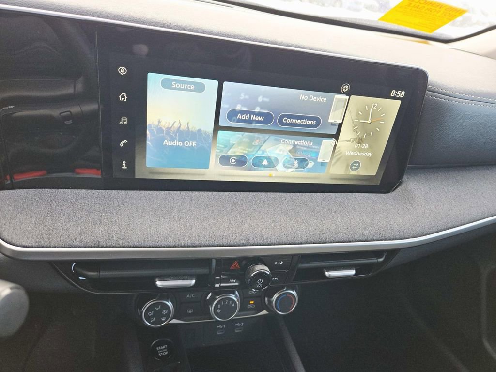 Used 2025 Nissan Kicks SV w/ Charging Package image 23