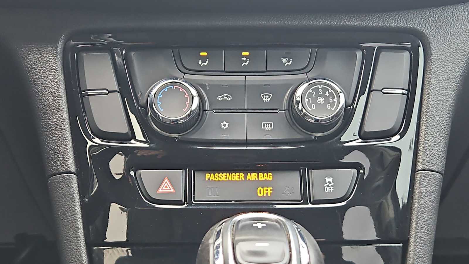 Used 2019 Buick Encore Preferred image 16