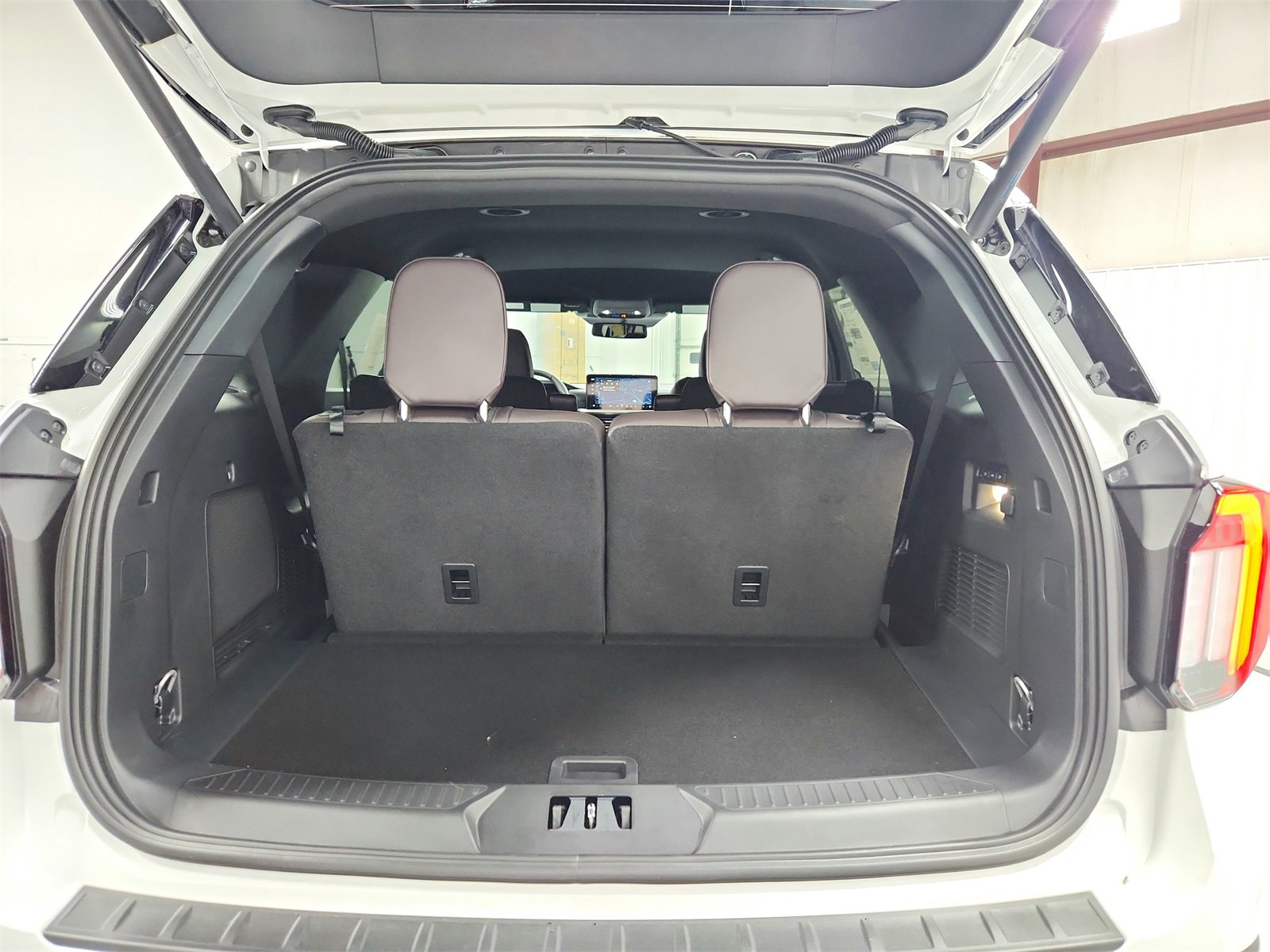 New 2026 Ford Explorer Platinum image 45