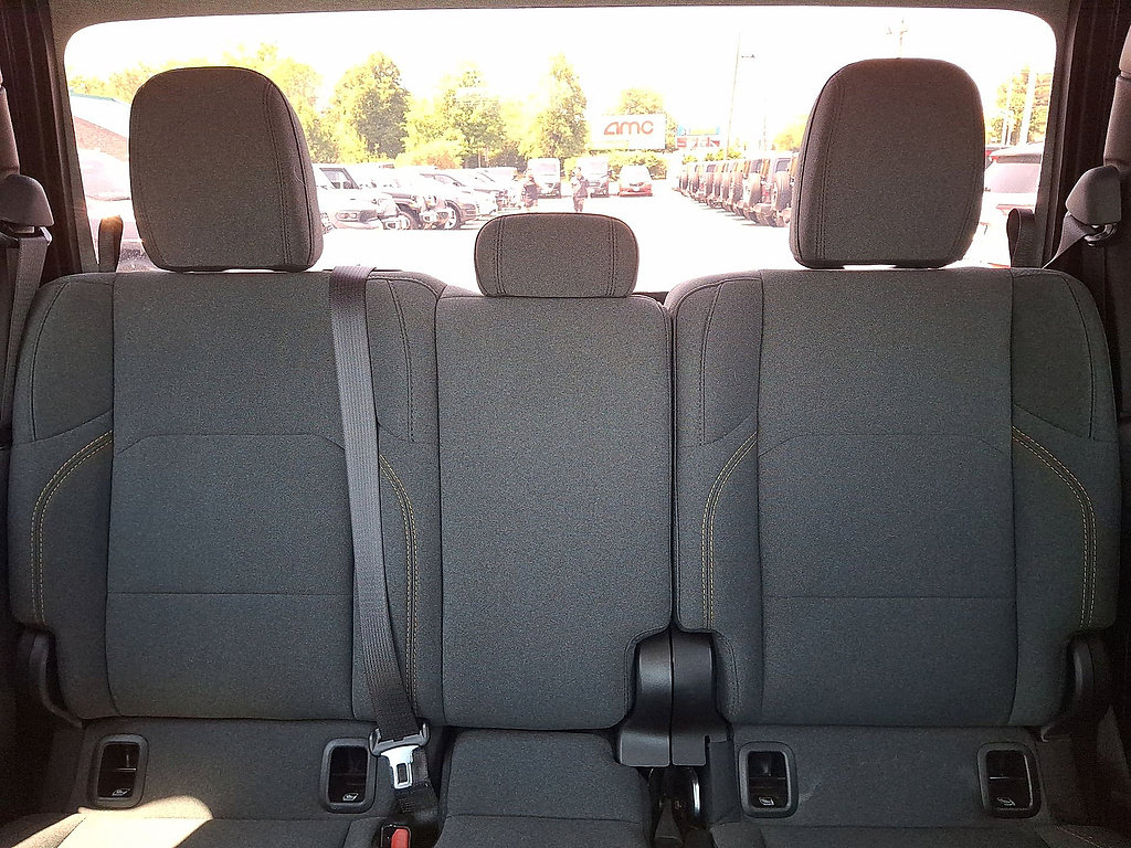 Used 2025 Jeep Gladiator Sport AWD/4WD image 13