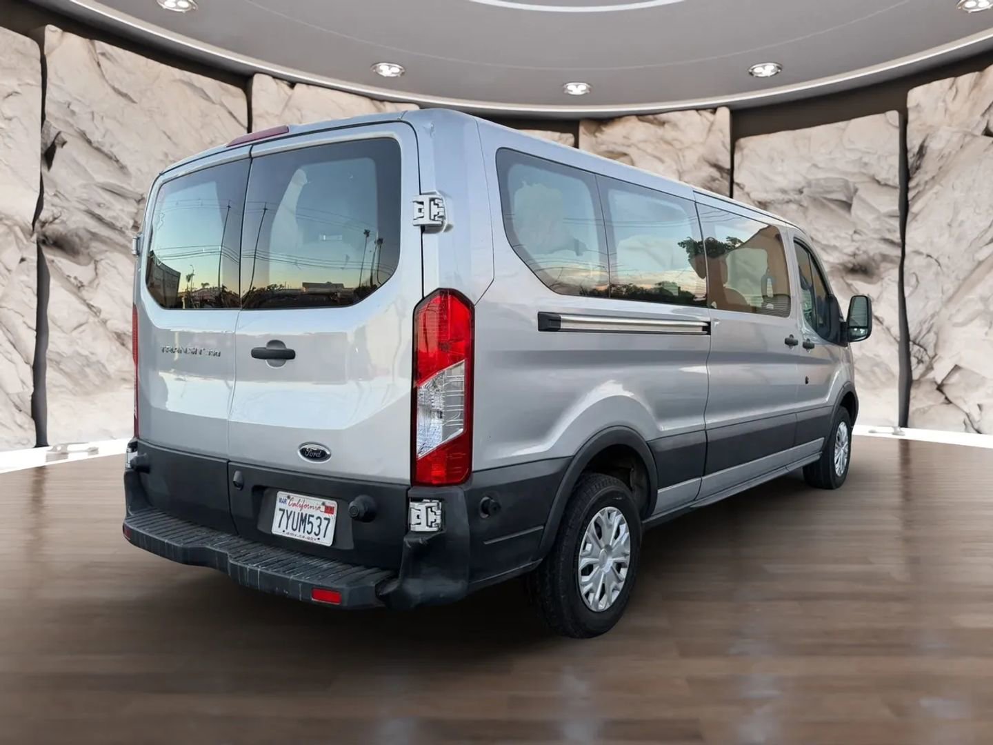 Used 2017 Ford Transit 350 XL image 6