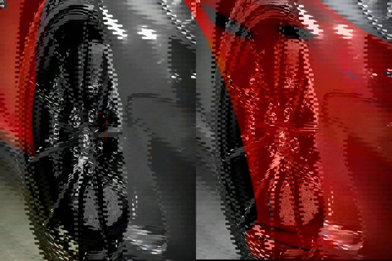 Used 2021 Ferrari 812 GTS image 4