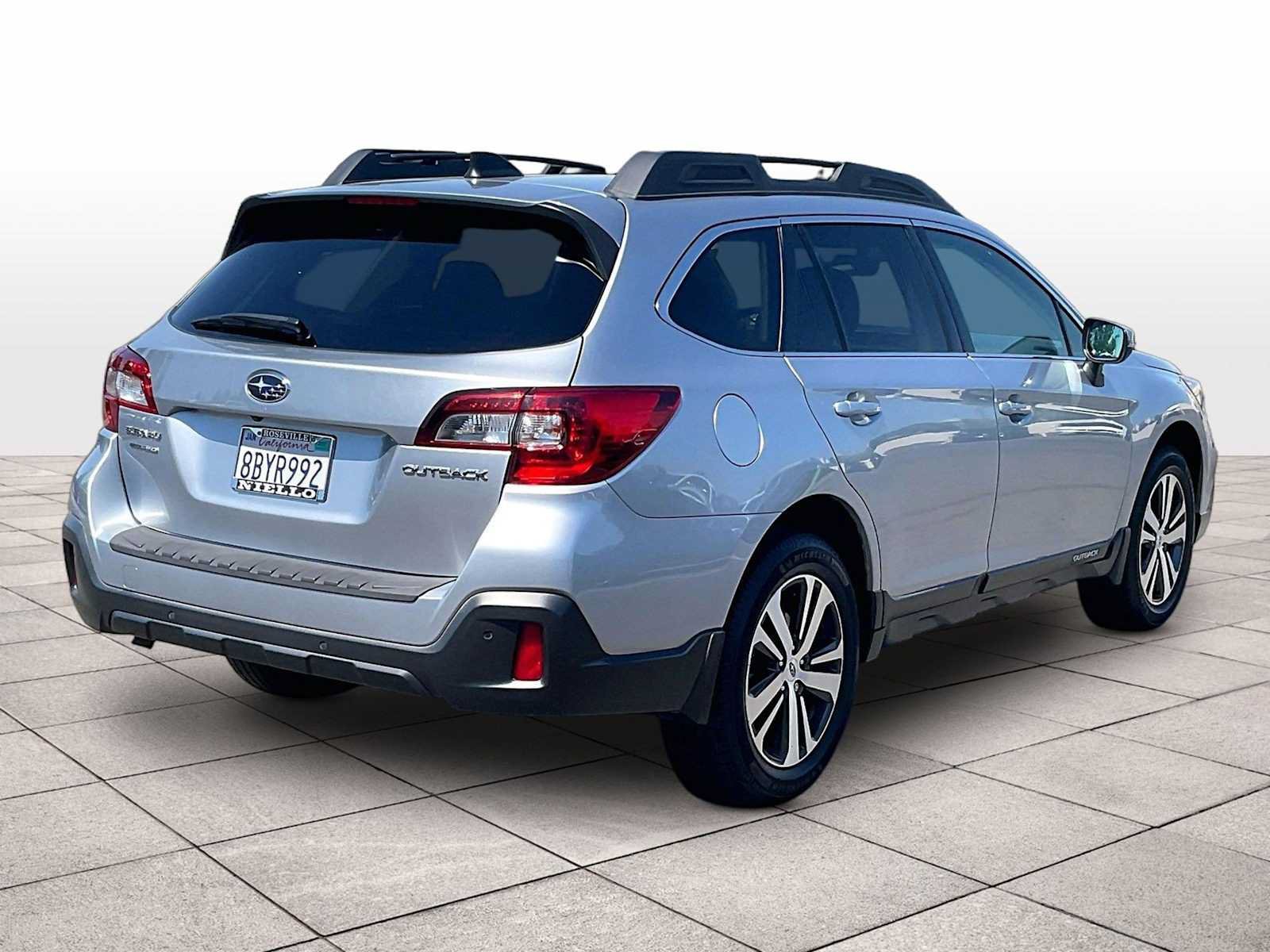 Used 2018 Subaru Outback 2.5i Limited AWD/4WD image 15