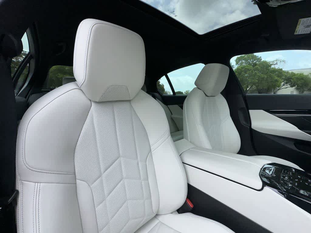 Used 2026 BMW 530i w/ M Sport Package RWD image 27