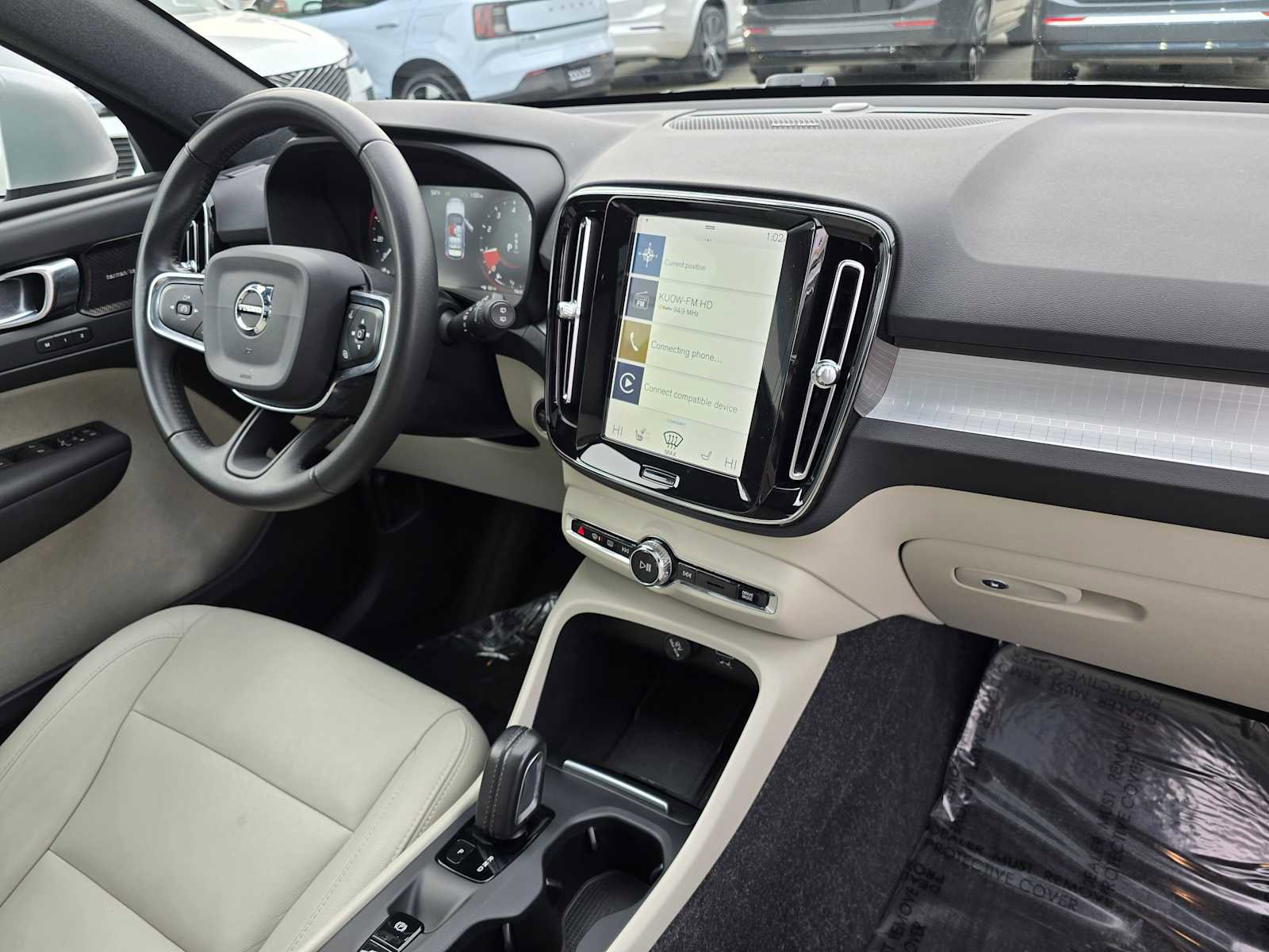 Used 2019 Volvo XC40 T5 Momentum image 10