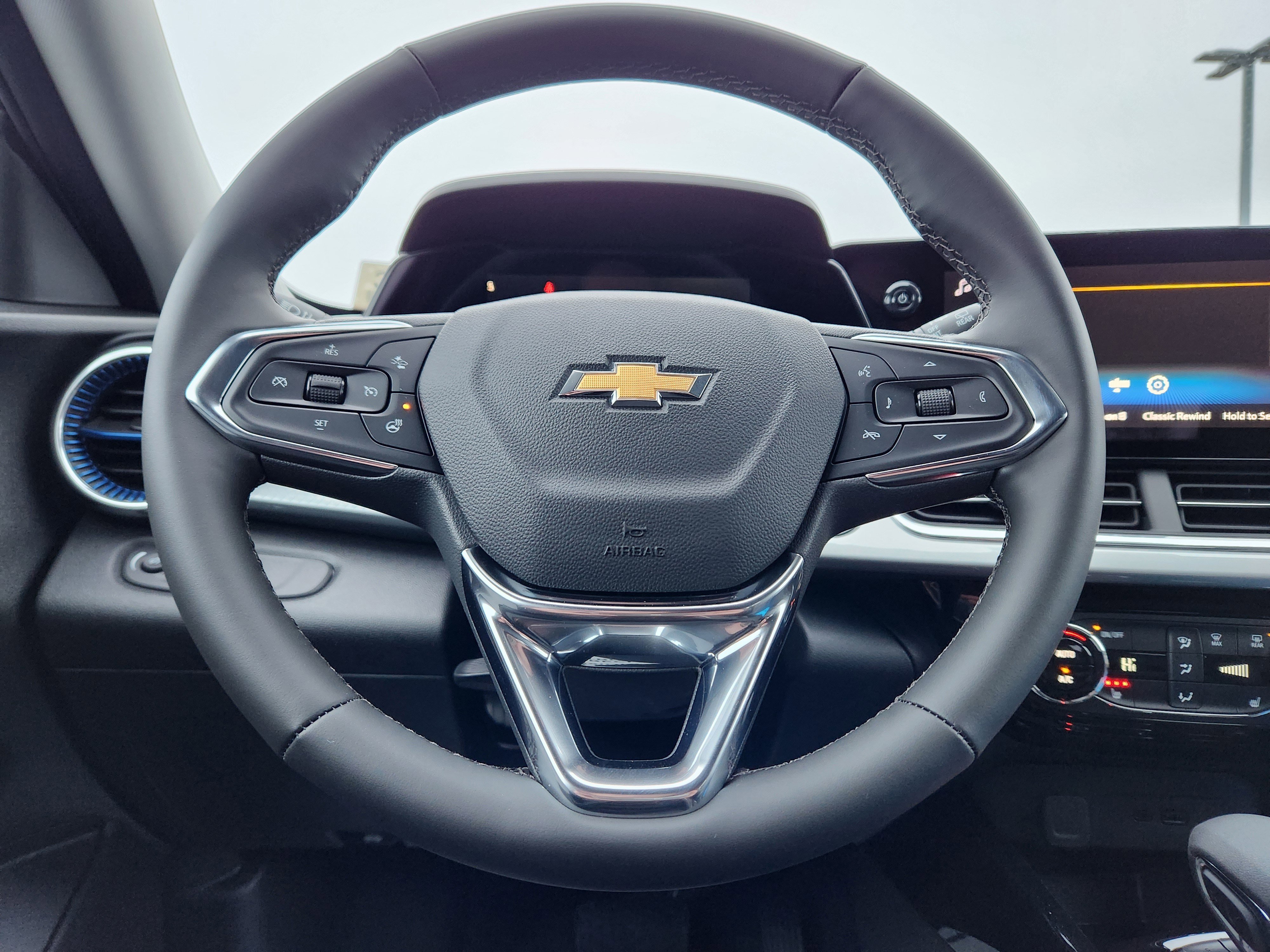 New 2026 Chevrolet Trax LT w/ Driver Confidence Package image 15