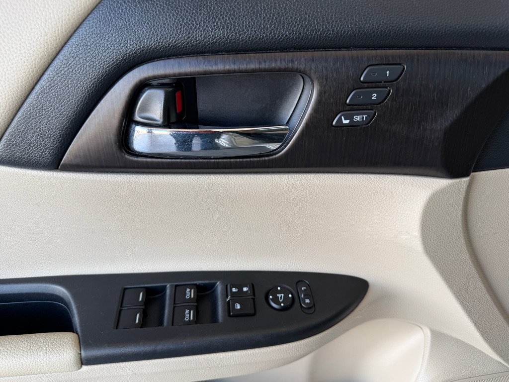 Used 2014 Honda Accord EX-L image 19