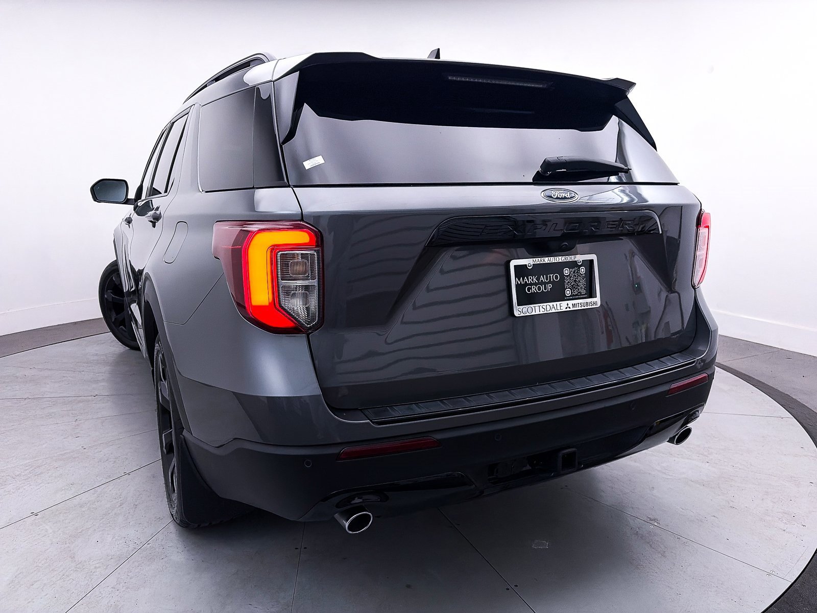 Used 2023 Ford Explorer ST-Line w/ Class IV Trailer Tow Package image 4