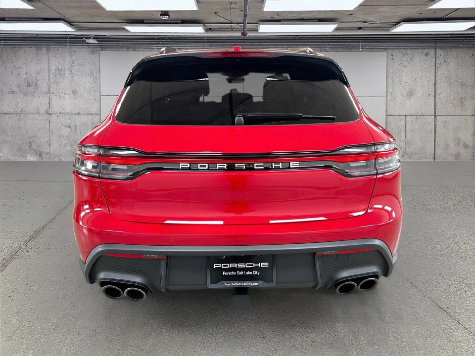 Certified 2026 Porsche Macan AWD/4WD image 10