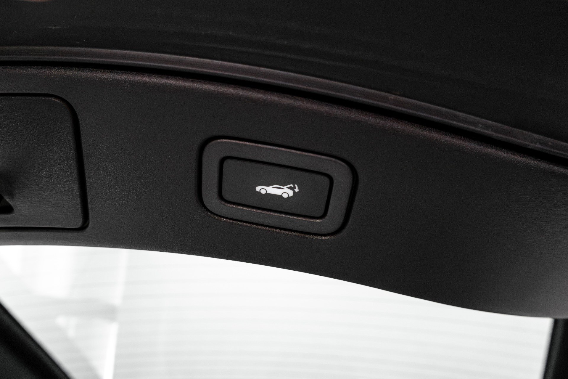 Used 2016 Jaguar F-TYPE S image 29