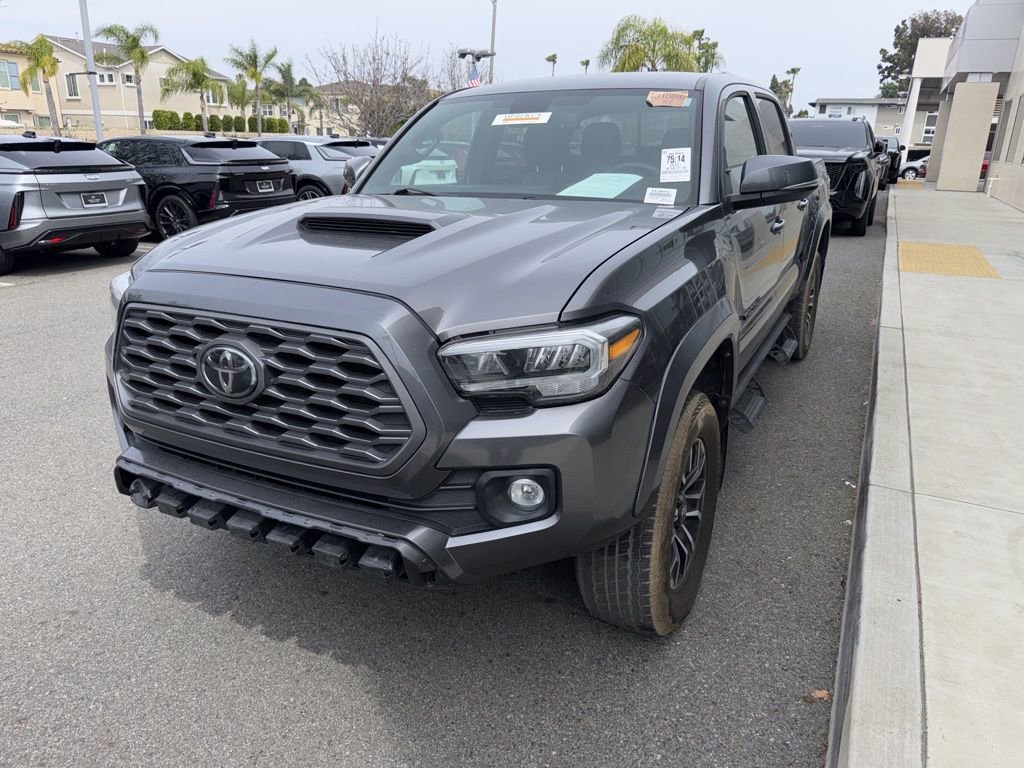 Used 2021 Toyota Tacoma TRD Sport w/ Technology Package image 2
