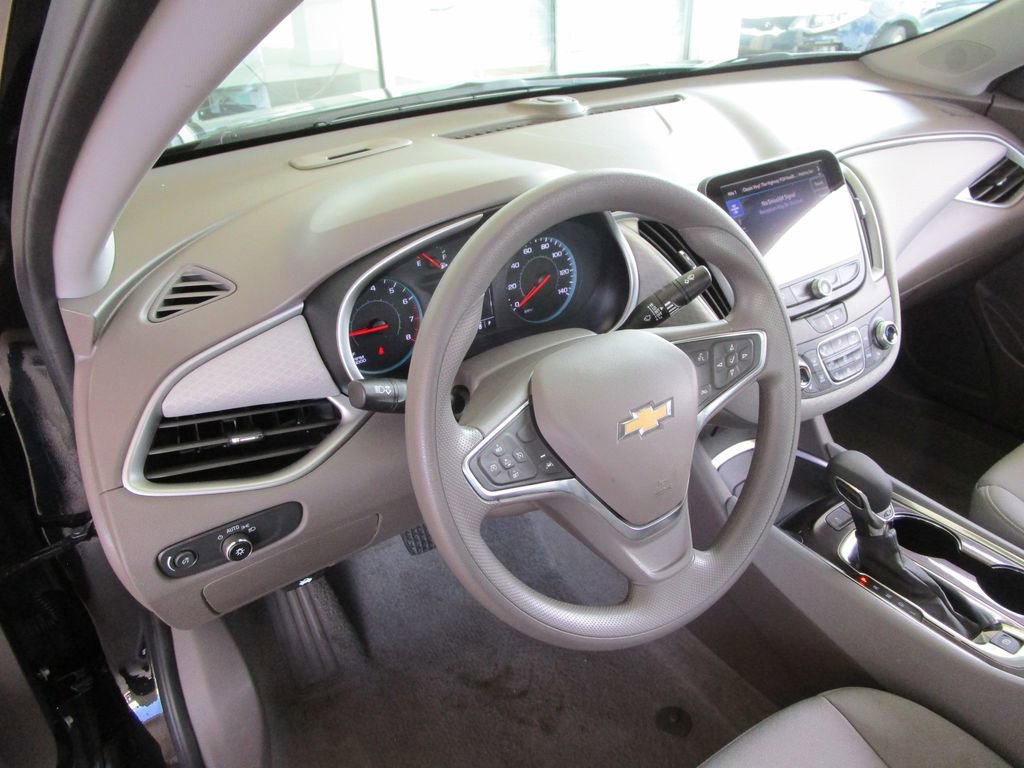 Used 2025 Chevrolet Malibu LT image 18