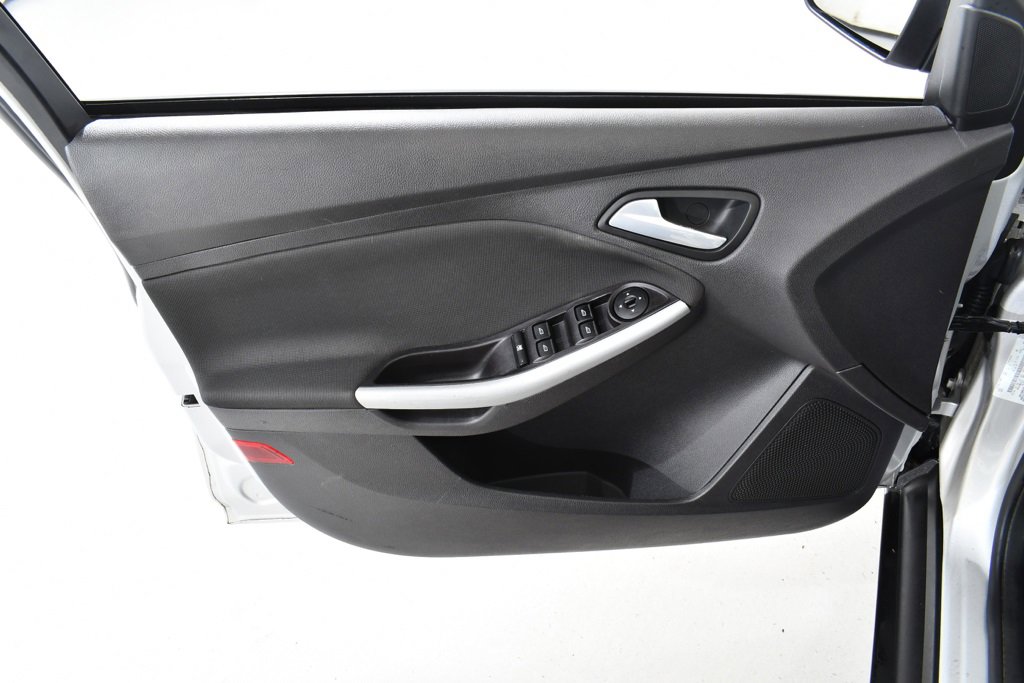 Used 2014 Ford Focus SE w/ Equipment Group 201A image 25