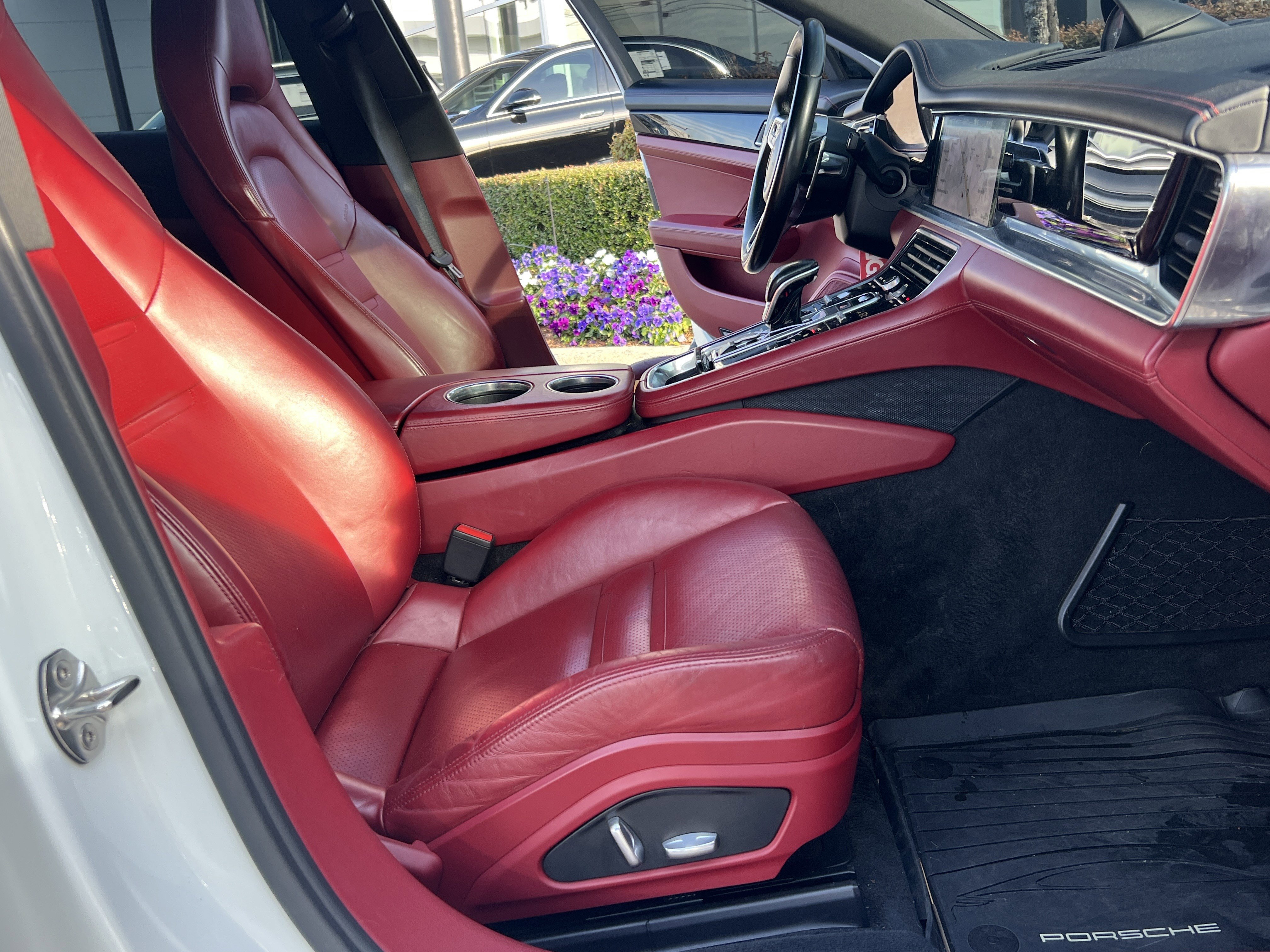 Used 2017 Porsche Panamera 4 image 35