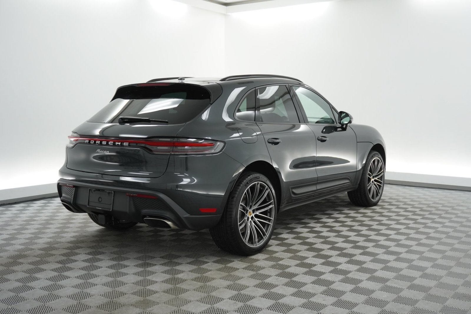 New 2026 Porsche Macan AWD/4WD image 9