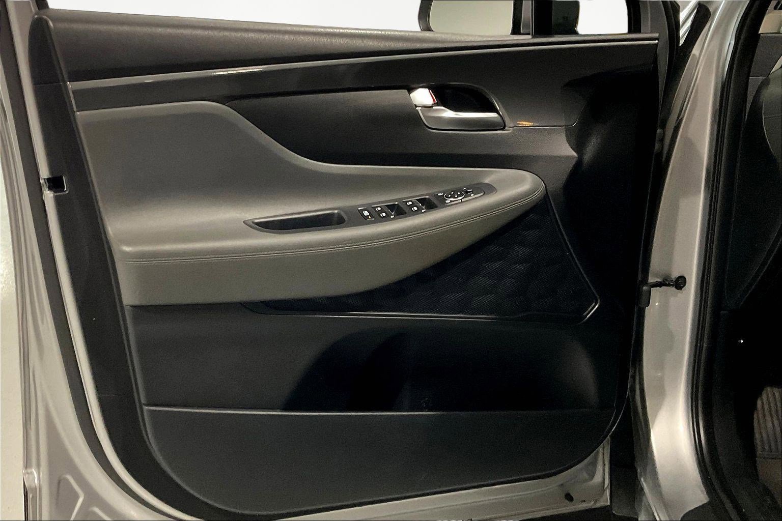 Used 2022 Hyundai Santa Fe SE FWD image 19