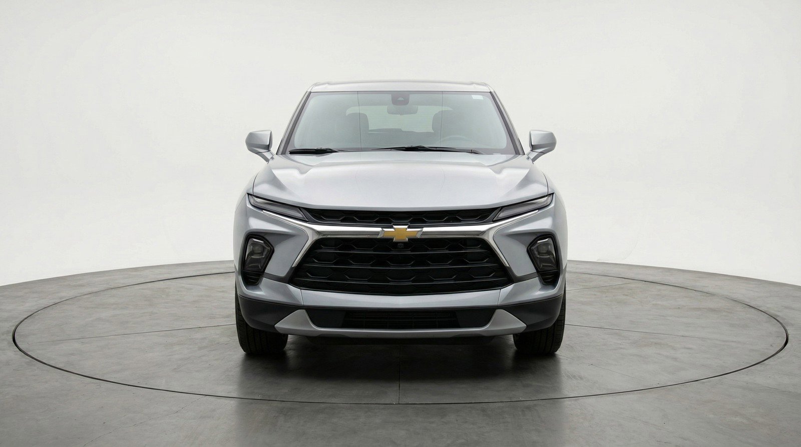 Used 2025 Chevrolet Blazer LT FWD image 2