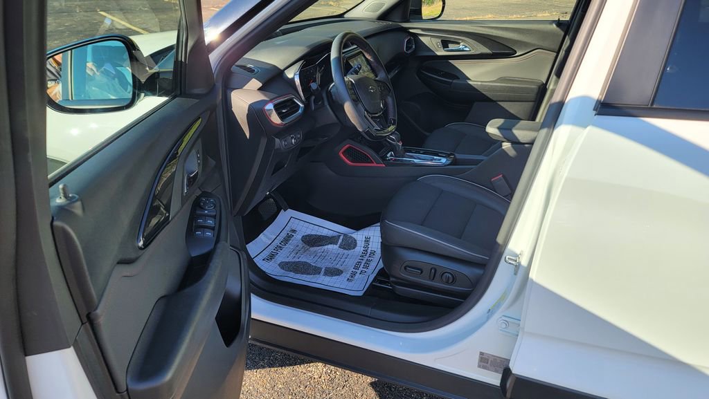 Used 2023 Chevrolet TrailBlazer RS w/ Convenience Package image 18