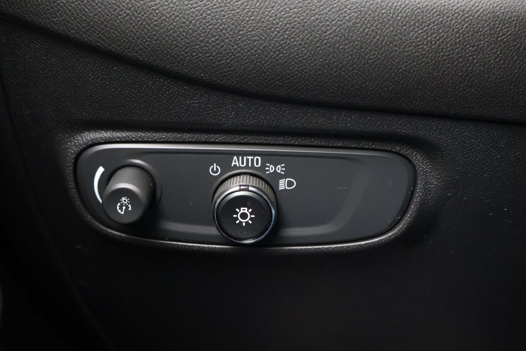 Certified 2024 Chevrolet Equinox LS w/ LS Convenience Package FWD image 35