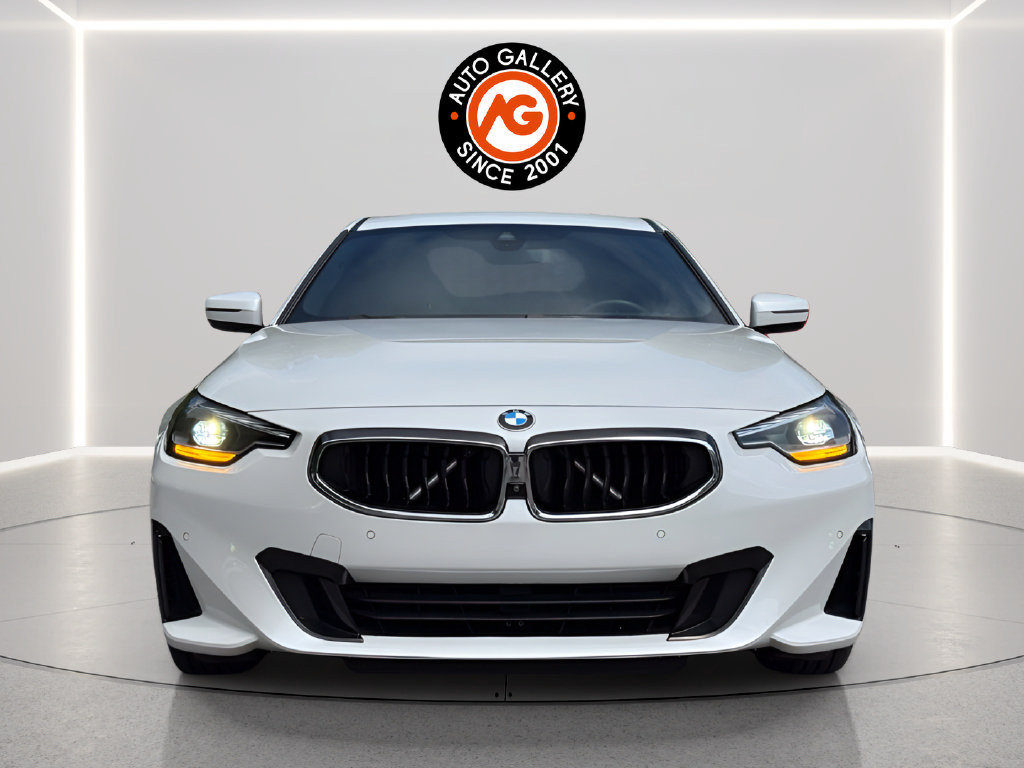 Used 2023 BMW 230i Coupe w/ Convenience Package RWD image 2