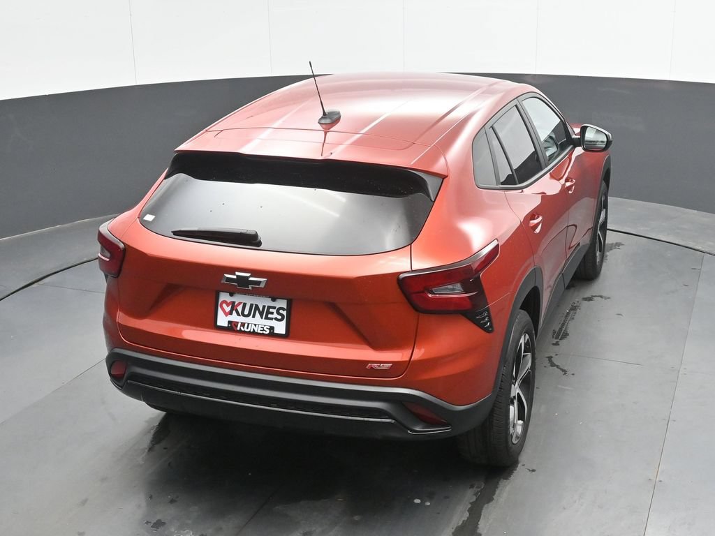Used 2024 Chevrolet Trax RS FWD image 30