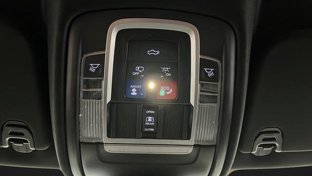 Used 2023 RAM 1500 Laramie AWD/4WD image 34