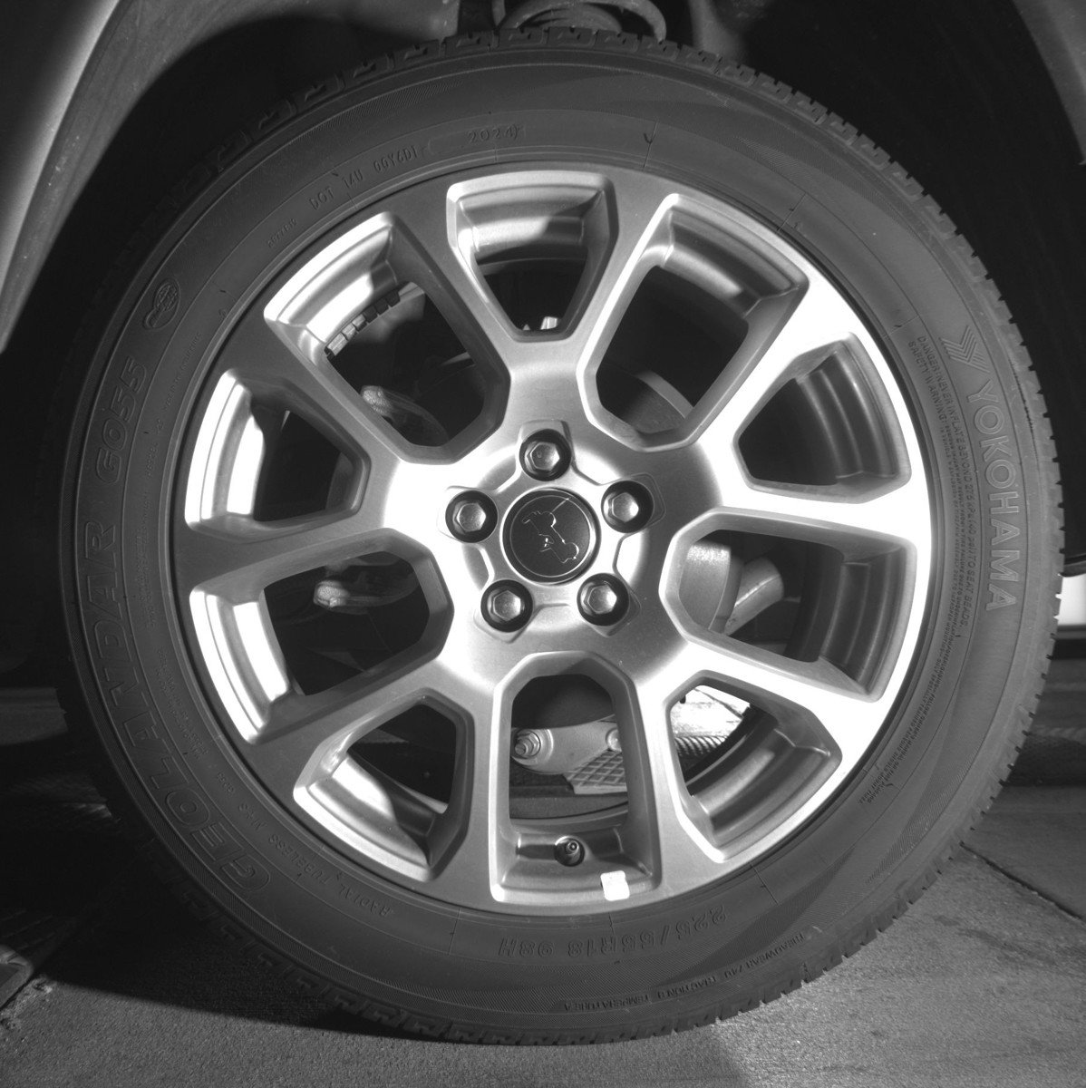 Used 2025 Jeep Compass Limited image 14