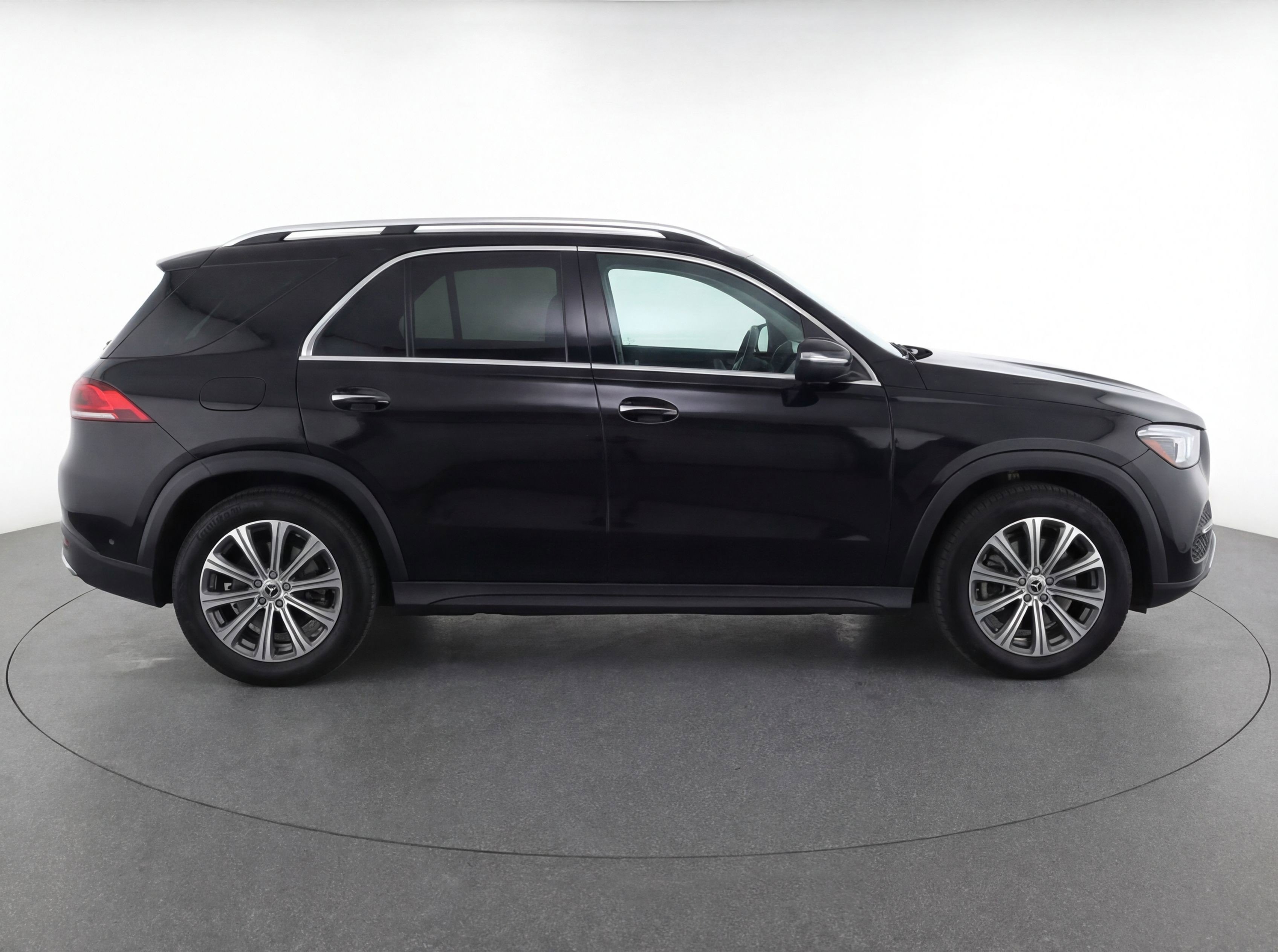 Used 2024 Mercedes-Benz GLC 300 4MATIC image 11