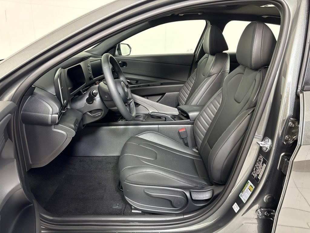 New 2026 Hyundai Elantra SEL Sport FWD image 14
